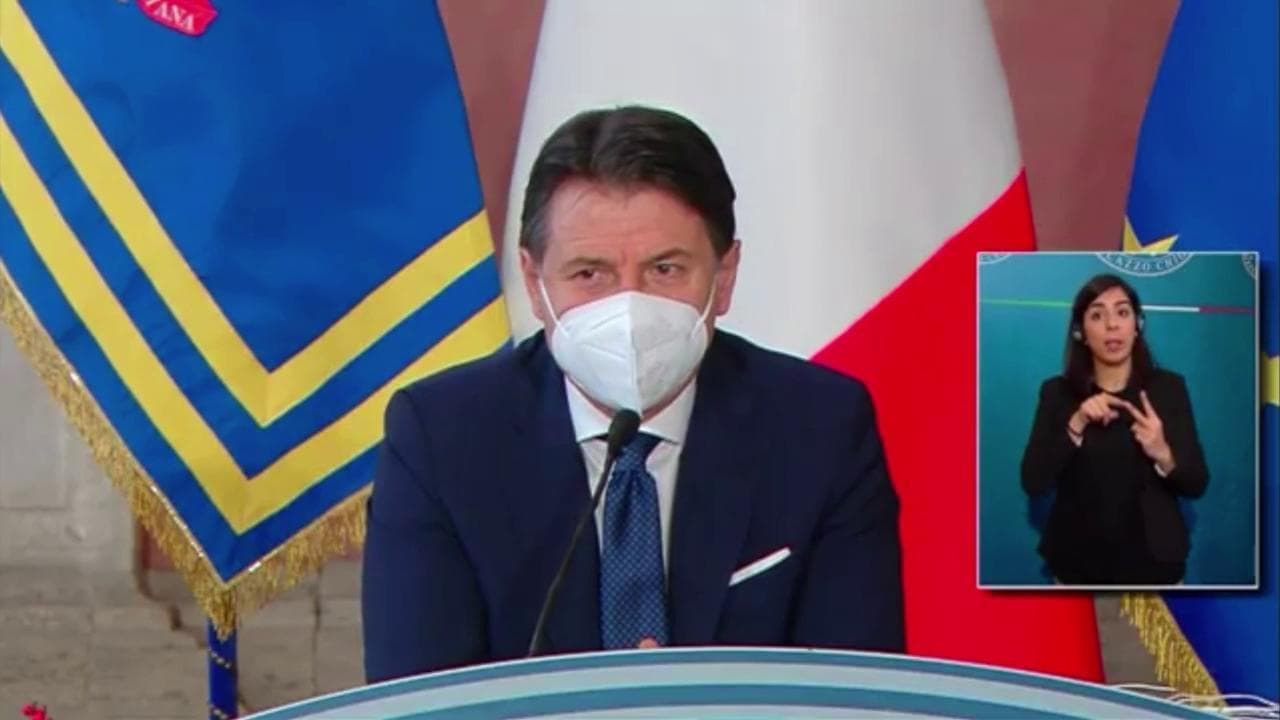 Conte a Renzi: "Ultimatum non mi appartengono. Se verrà meno fiducia andrò in Parlamento"