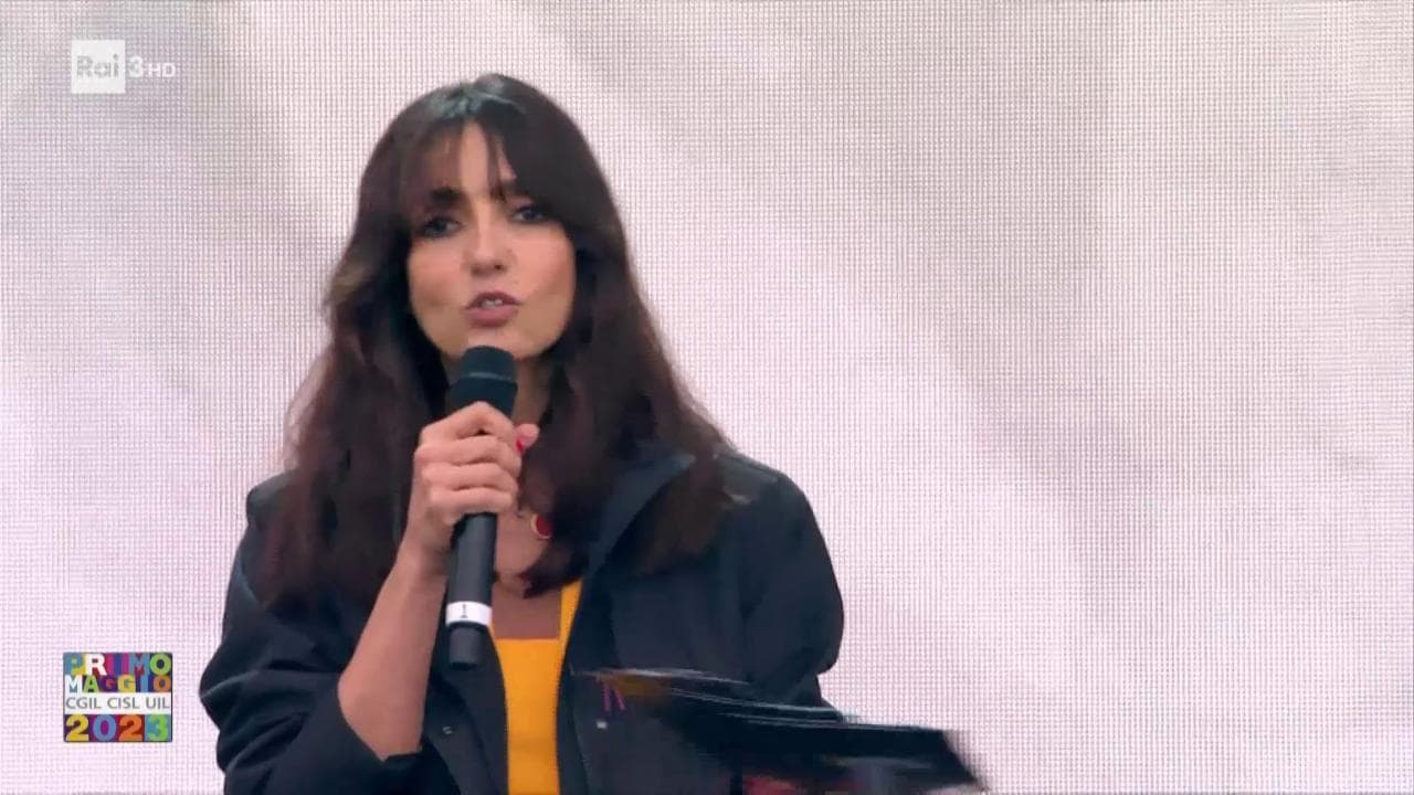 Concertone, Ambra su parità di genere: "Avvocata, ingegnera? Riprendetevi le vocali, dateci i diritti"