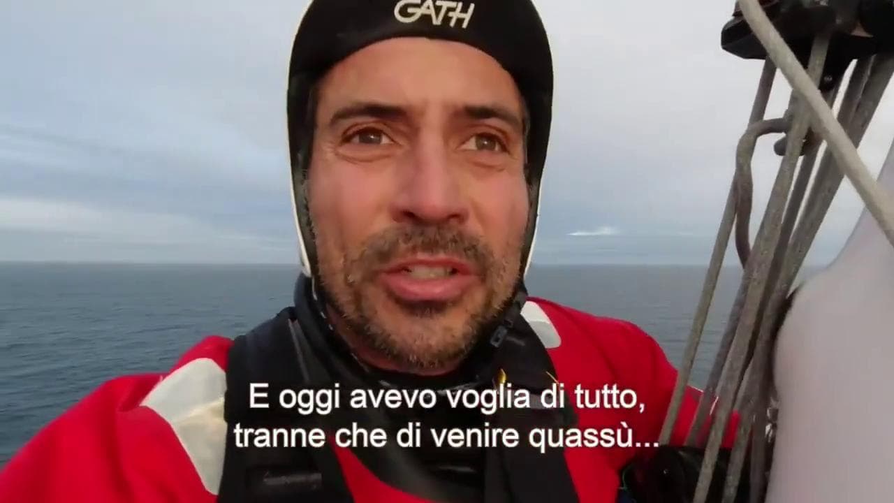Vela, gli auguri di Natale dai capitani del Pacifico. E l'italiano Pedote sale tre volte sull'albero a 27 metri d'altezza