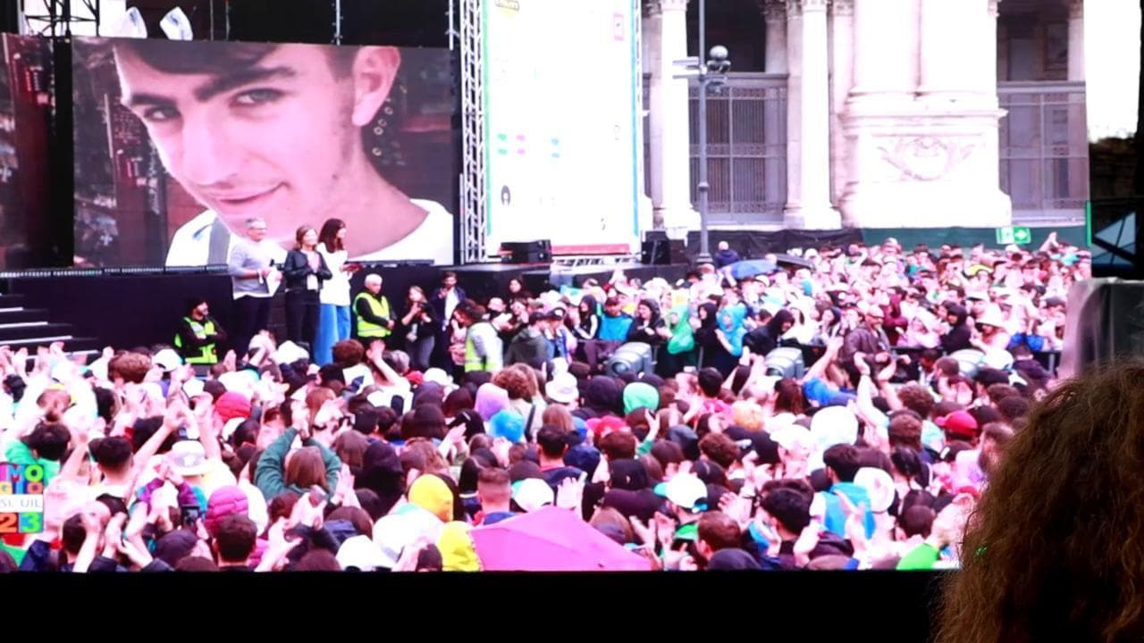 Concertone, i genitori di Lorenzo Parelli morto durante uno stage: "La sicurezza non ha bandiere"