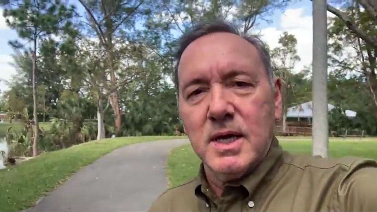 Rischio suicidi durante le feste: il messaggio di Kevin Spacey sorprende tutti