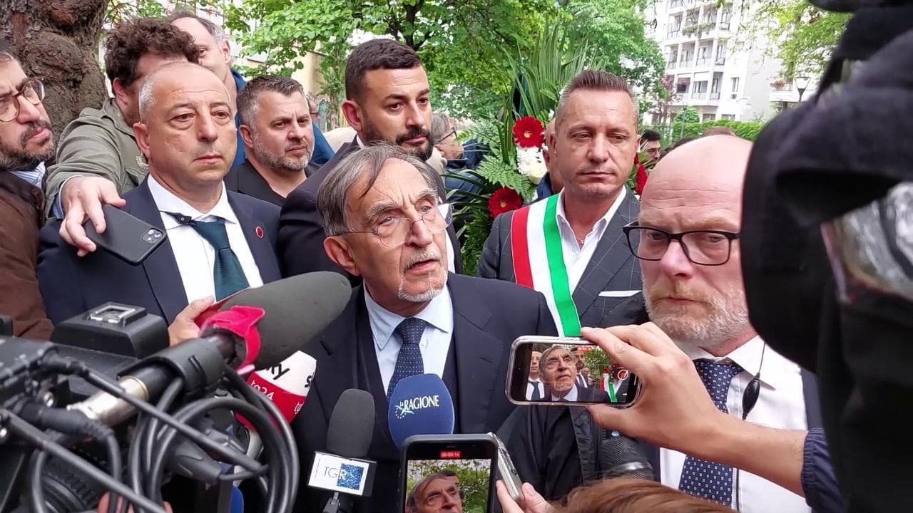 La Russa si innervosisce con i giornalisti alla cerimonia in ricordo di Sergio Ramelli