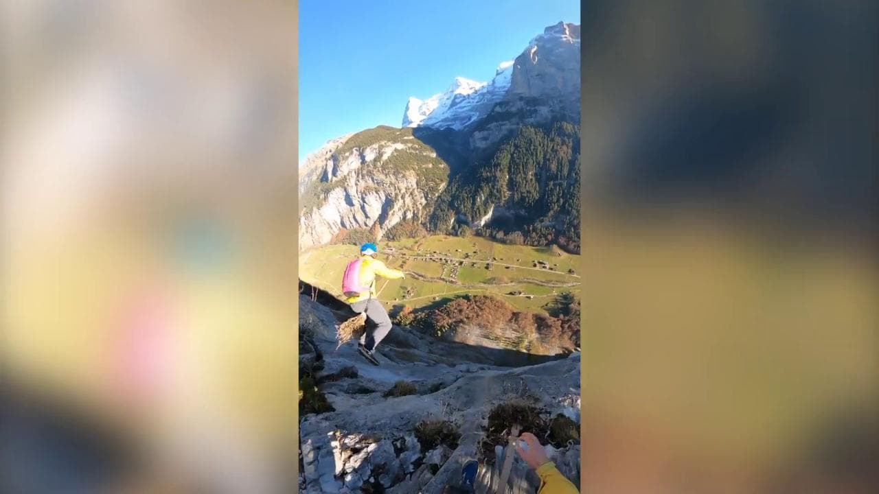 Il Quidditch non è più solo fantasia: i base jumper patiti di Harry Potter si lanciano nel vuoto a cavallo di una scopa