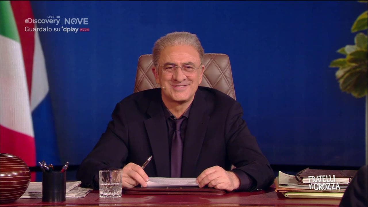 Crozza-De Luca: "Dopo Natale abolirò anche Pasqua e Ferragosto"