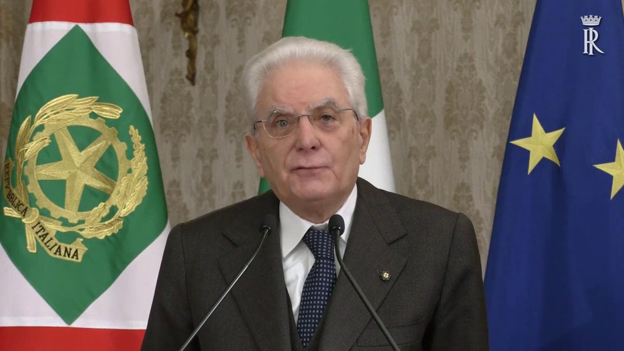 Covid, Mattarella: "La lotta al virus richiederà serietà, sacrifici, unità"