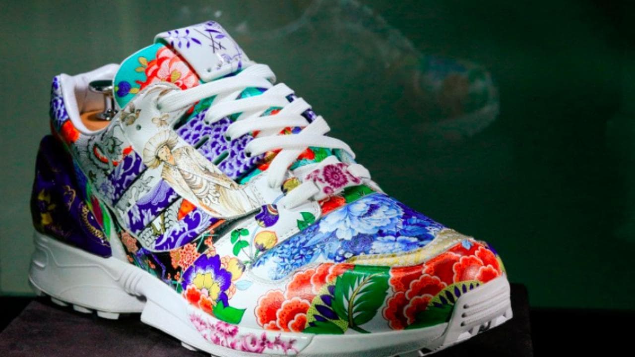 Usa, all'asta un paio di sneakers con porcellana Meissen: valgono un milione di dollari