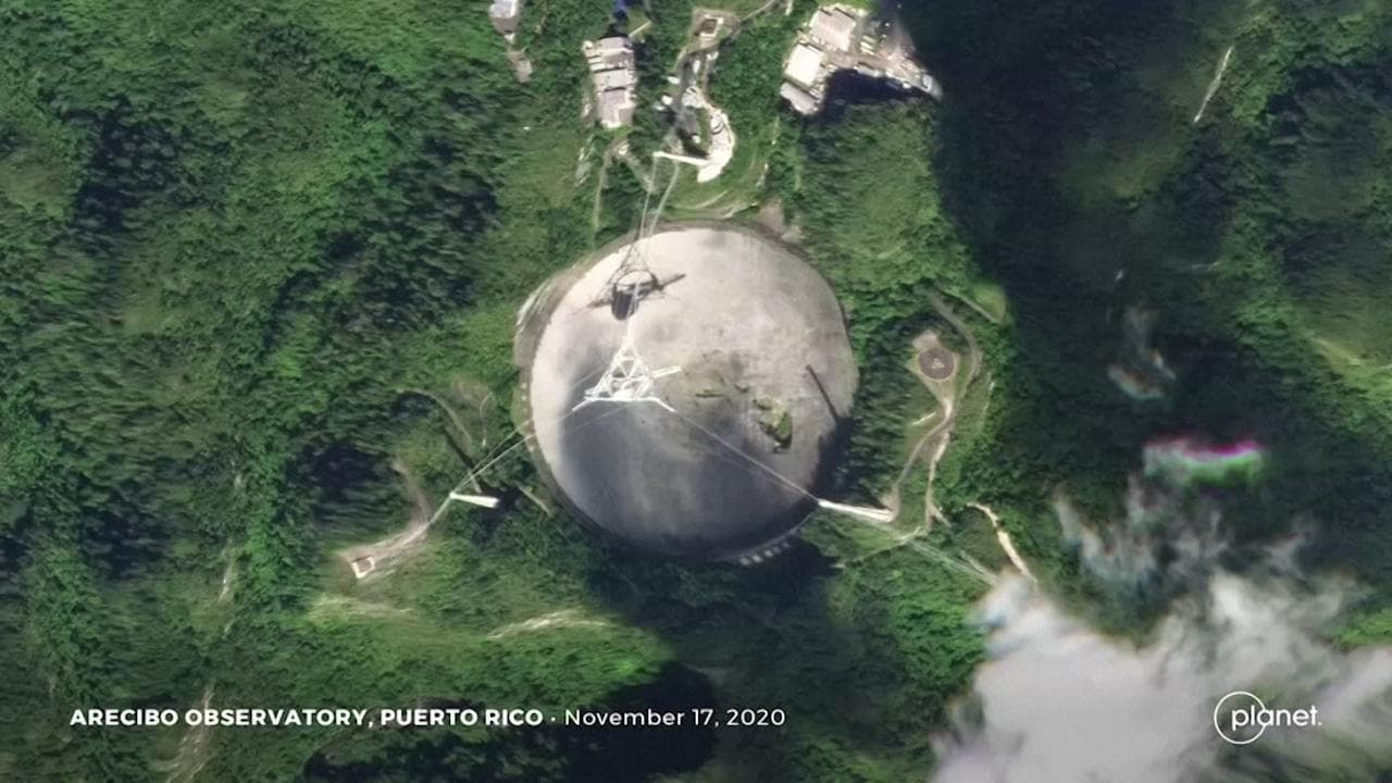 Porto Rico, collassa il radiotelescopio di Arecibo: fu reso famoso dal film di James Bond con Pierce Brosnan