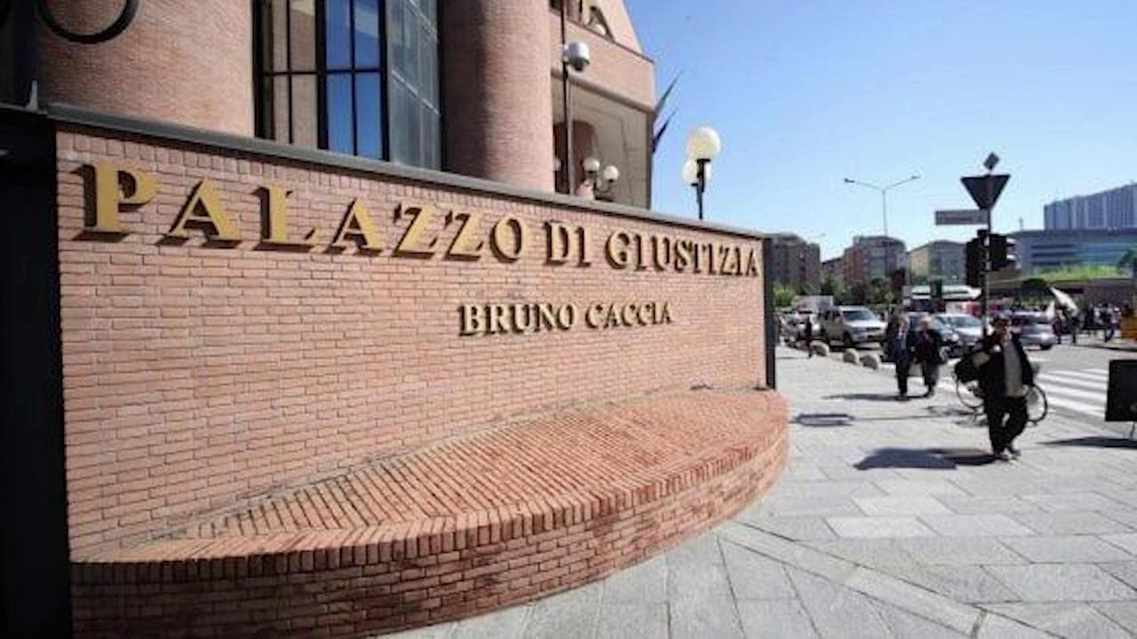 Revenge porn, parla la maestra di Torino: "Mi hanno lasciata sola, anche mio fratello non mi parla più"
