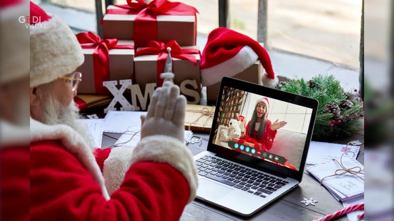 Gran Bretagna, niente Babbo Natale nei grandi magazzini: gli incontri con i bambini saranno virtuali