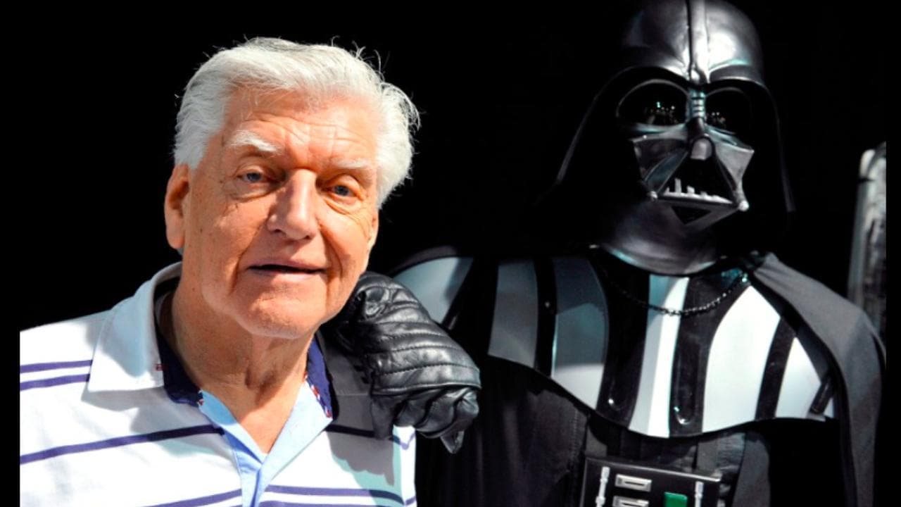 Morto David Prowse, le curiosità sul primo Darth Vader in Star Wars: usó la spada laser ma non mostró mai il suo volto