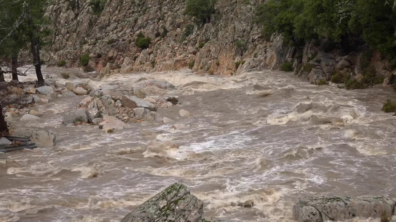 Maltempo in Sardegna: fiumi in piena e strade allagate
