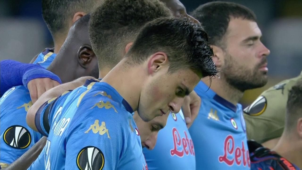 Europa League, i calciatori del Napoli in campo con una maglia speciale per Maradona
