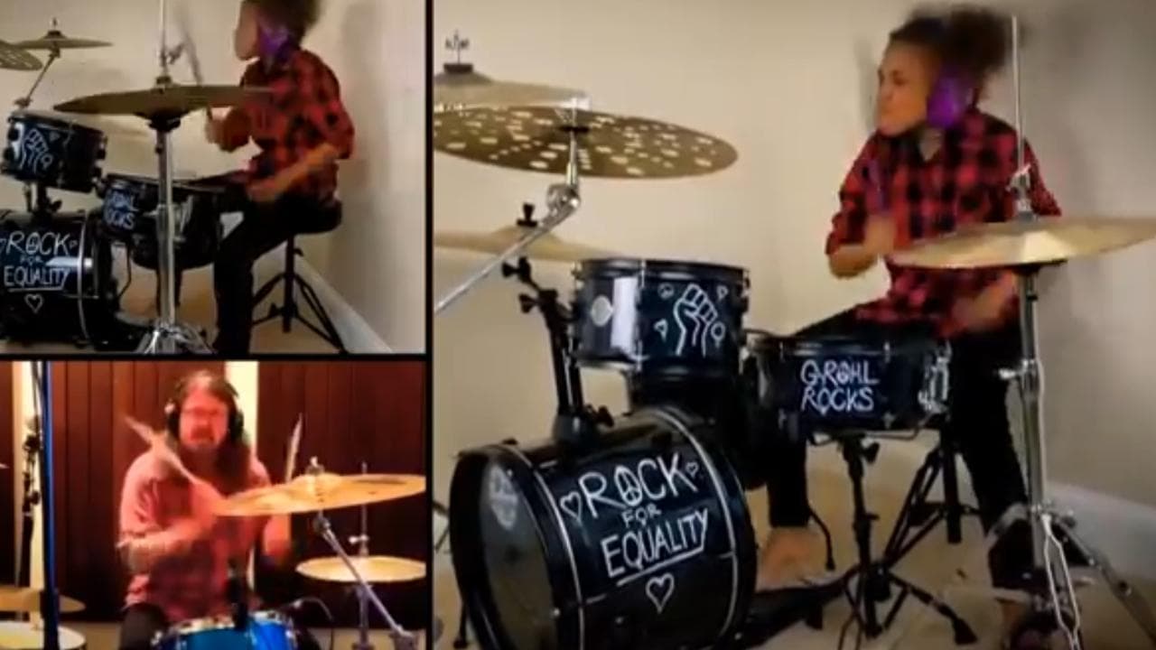 Dave Grohl ammette la sconfitta contro Nandi Bushell: la baby batterista è un prodigio del rock