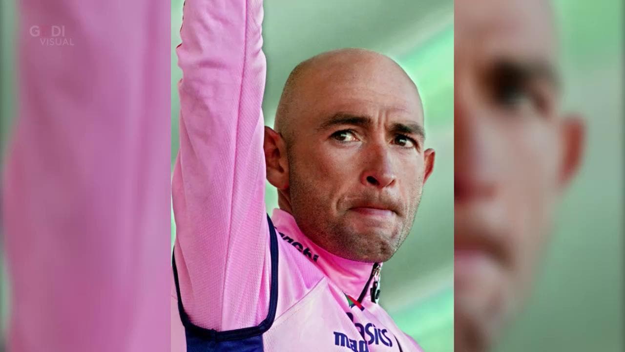 Fallimento Mercatone Uno, all'asta i cimeli di Marco Pantani: in vendita bici e maglie dei trionfi del '98