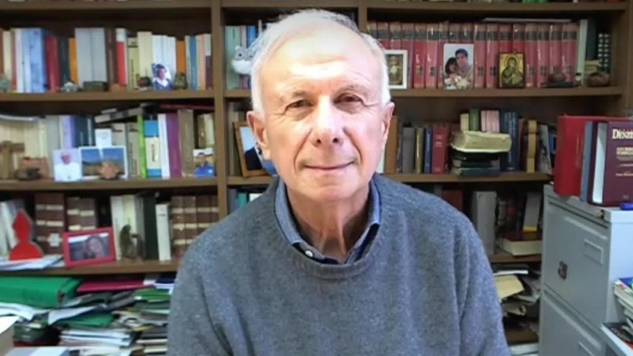Covid, il teologo Maggi: "Radio Maria fa male a chi l'ascolta"
