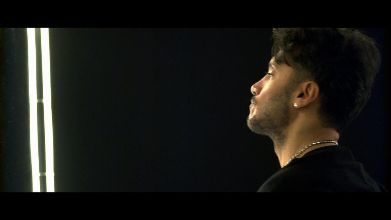 Fabrizio Moro torna con 'Canzoni d'amore nascoste': il videoclip di 'Melodie di giugno'