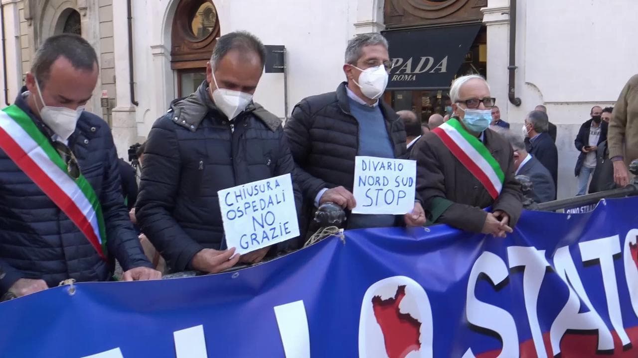 Sanità Calabria, i sindaci ricevuti da Conte: "Commissariamento a breve termine e più risorse"