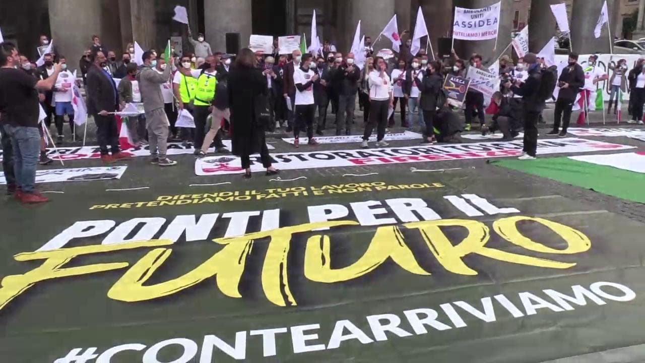 A piedi da Firenze a Roma, la protesta dei ristoratori" "Dal governo solo mancette"
