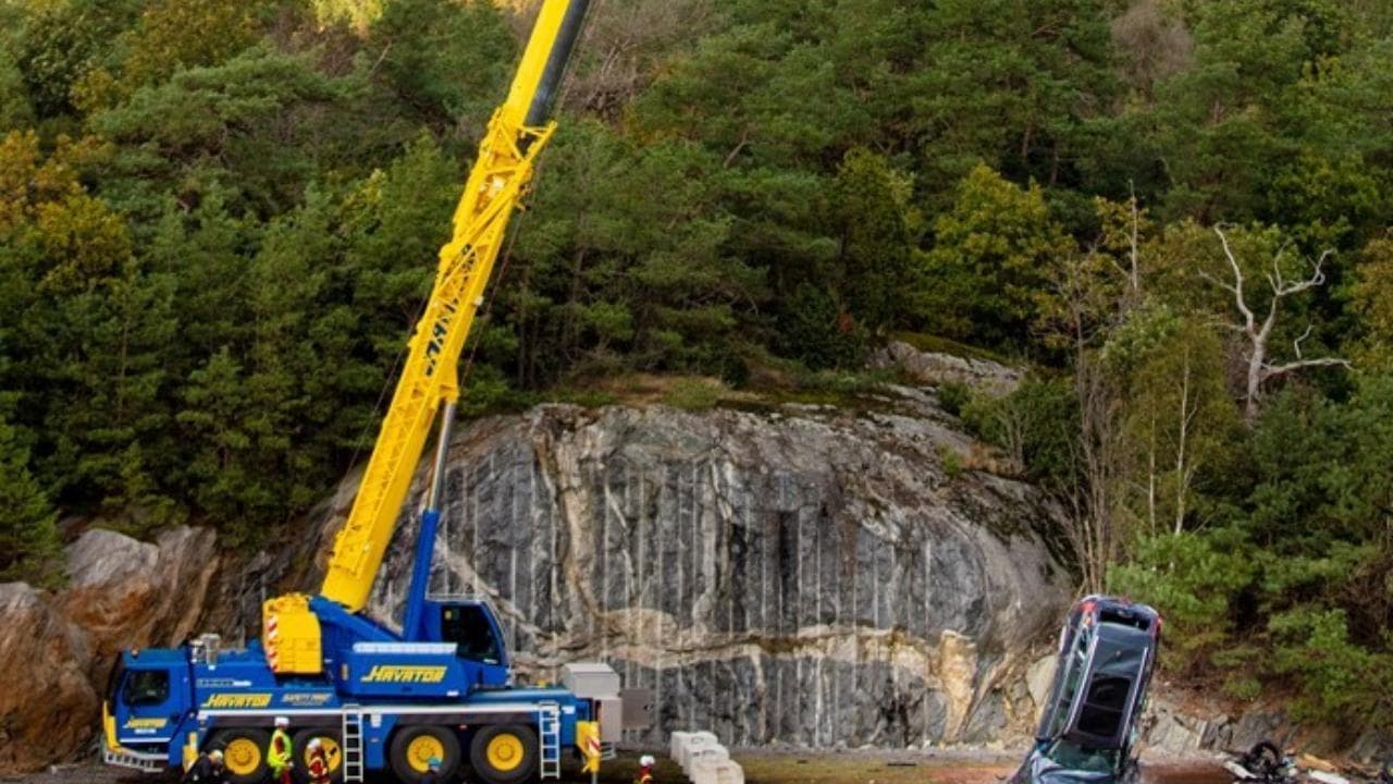 Volvo, il crash test più estremo del mondo