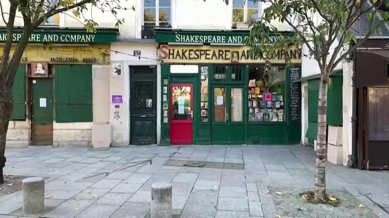 Parigi, la storica libreria frequentata da Joyce e Hemingway è in crisi: il grido d'aiuto della Shakespeare and Company