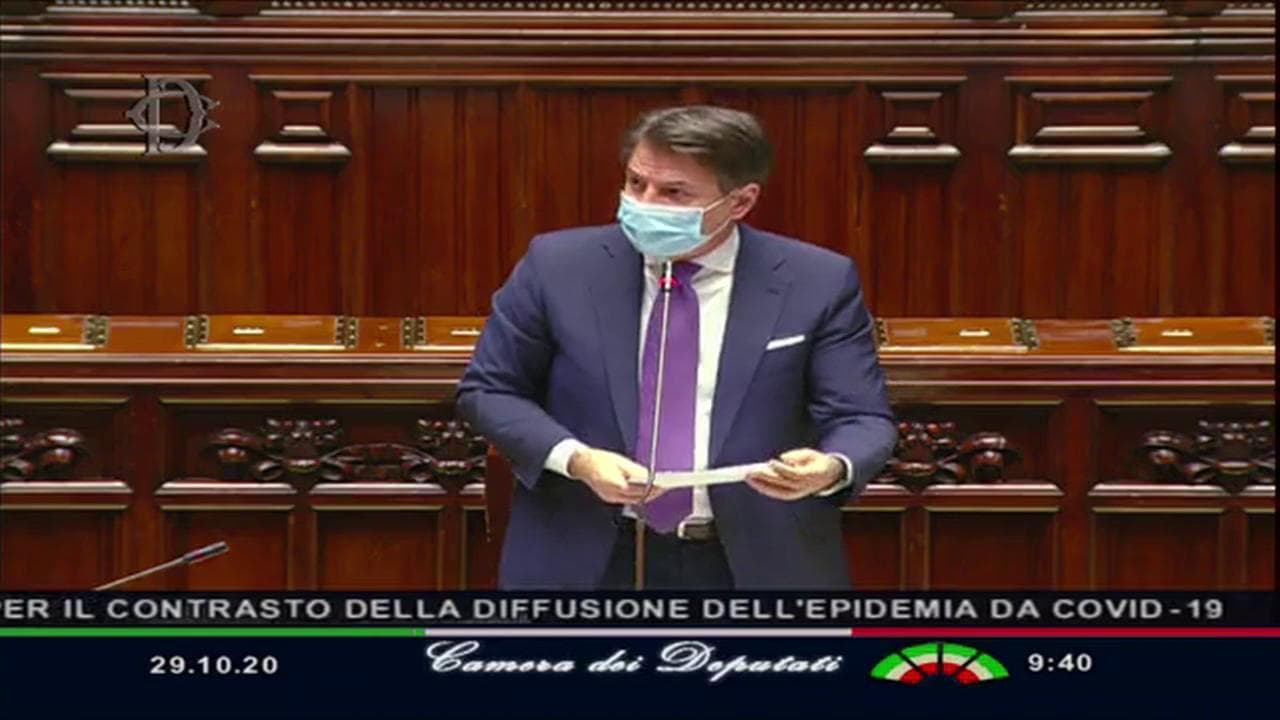 Coronavirus, Conte: "Aumento curva subdolo e repentino, mai affermato di essere fuori pericolo"