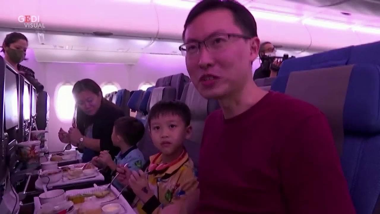 Singapore, niente voli a causa del coronavirus: l'aereo diventa un ristorante