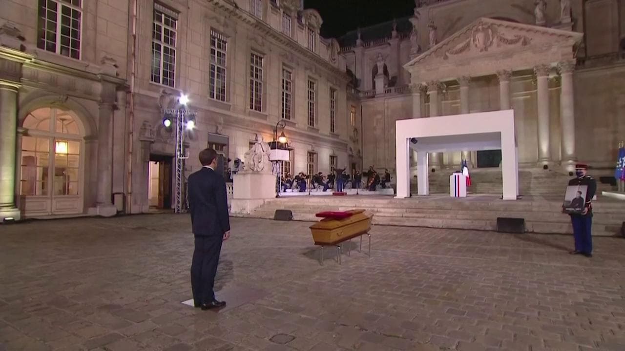 Francia, le note di "One" accolgono la bara di Paty alla Sorbona di Parigi