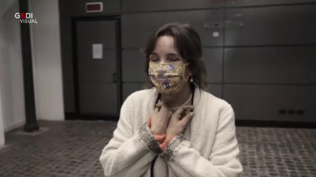 Flashmob per la scrittrice: Simona Sparaco crede di andare a un firmacopie ma trova una sorpresa