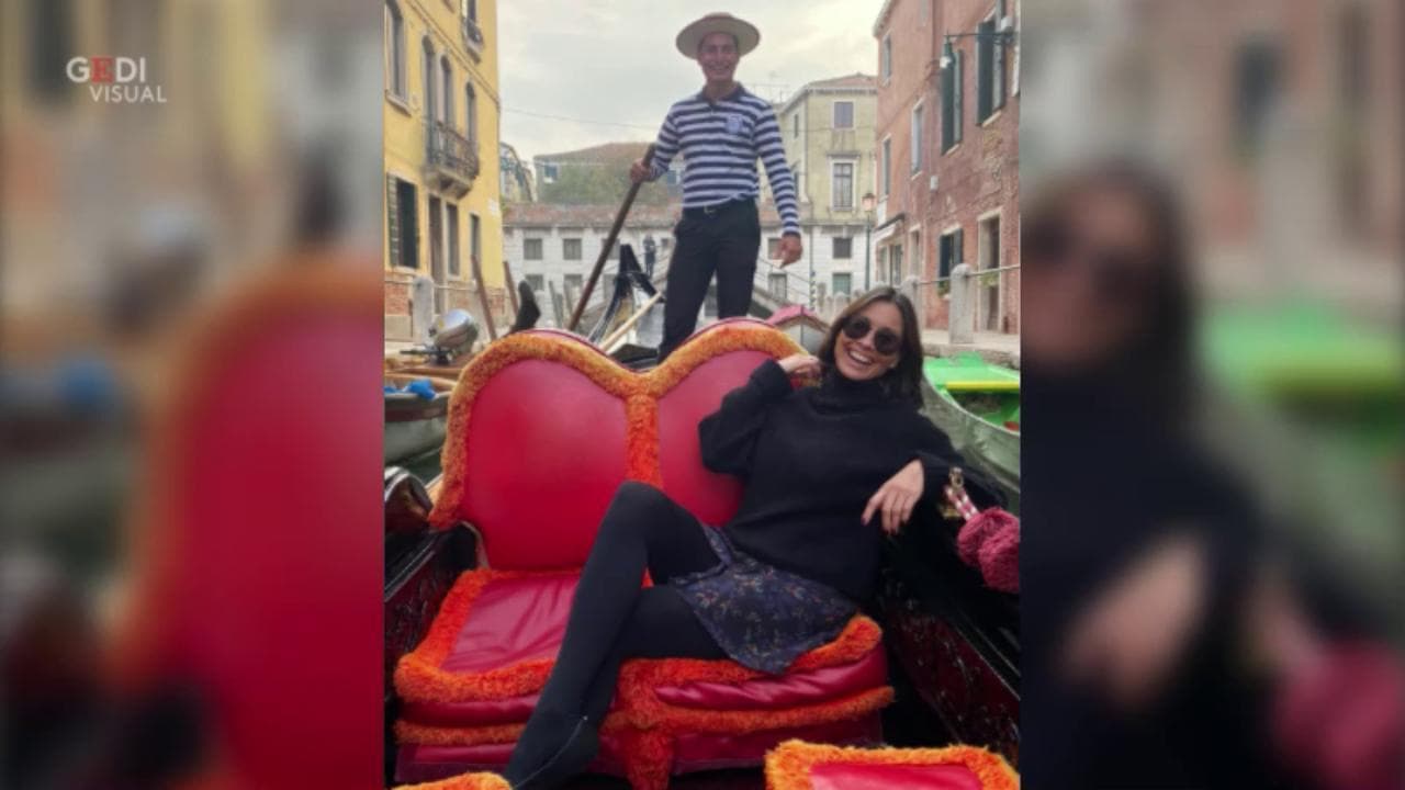 Love story a Venezia: il giovane gondoliere conquista l'ex modella Melanie Sykes
