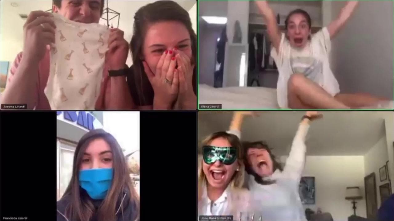 Covid, non può vedere i familiari e annuncia di essere incinta su Zoom: la reazione è irresistibile