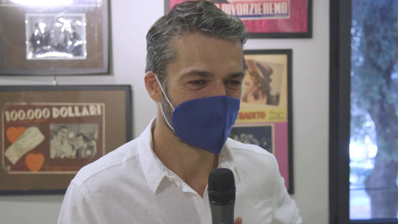 Luca Argentero con la mascherina di 'Doc': "Empatia è la parola chiave di questa serie"