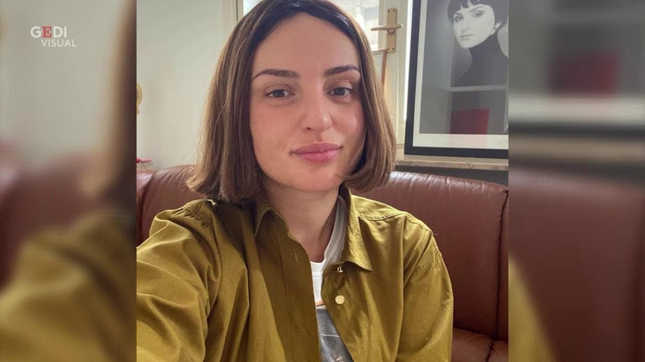 Arisa e il selfie senza trucco su Instagram: "Basta filtri, amiamoci per ciò che siamo"