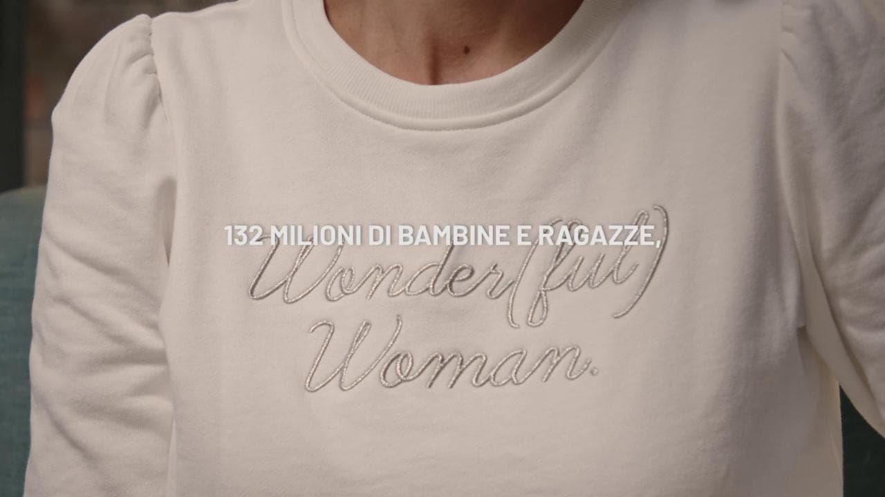 Save the children, torna Wonder(ful) woman per sostenere il talento di bambine e ragazze in tutto il mondo