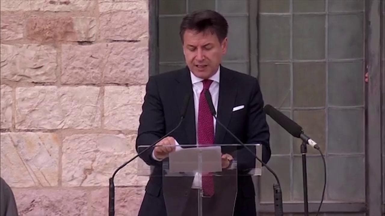 Coronavirus, Conte da Assisi: "Non possiamo disperdere i sacrifici fatti. Il nemico non è sconfitto"