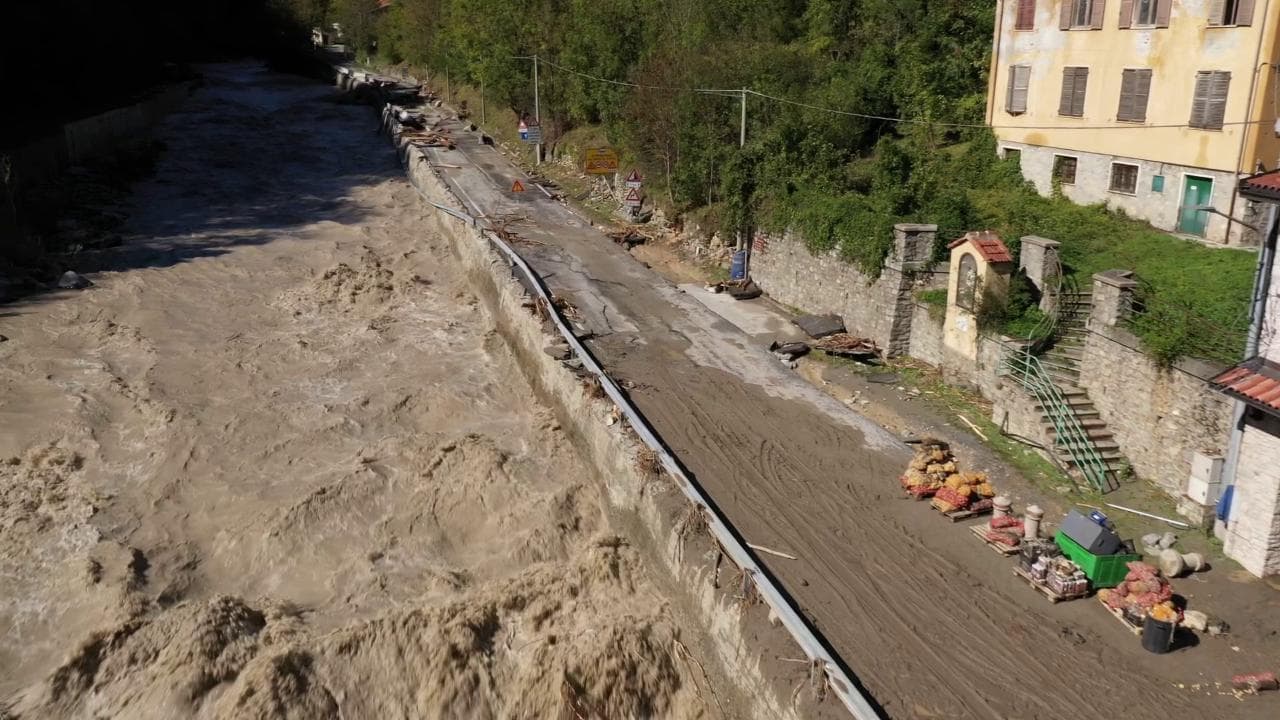 Maltempo in Piemonte: la furia del Tanaro esondato in più punti