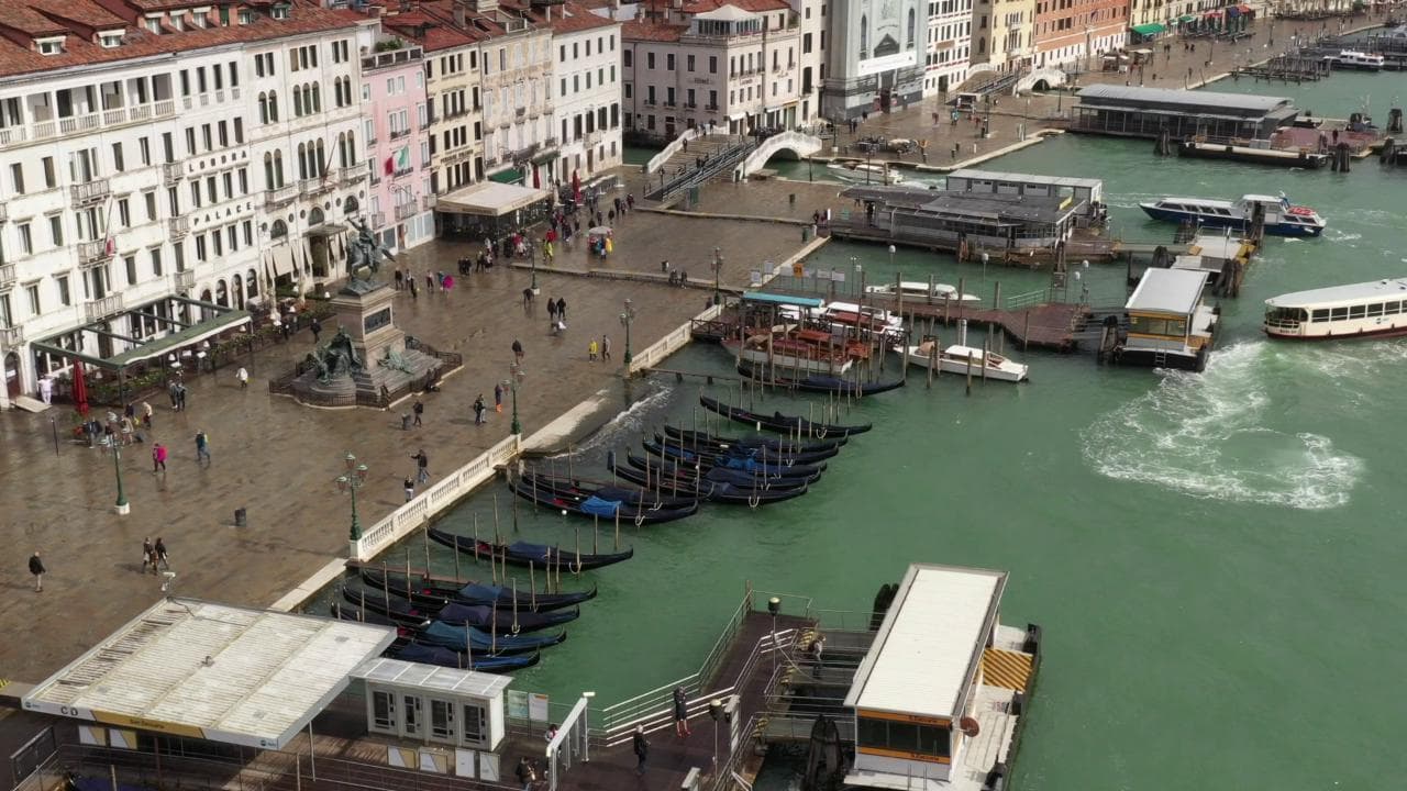 Venezia, Mose operativo: le immagini dal drone