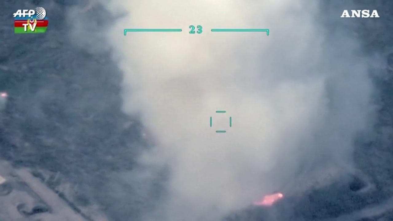 Nagorno-Karabakh, bombardamenti azeri per neutralizzare i depositi di munizioni armeni