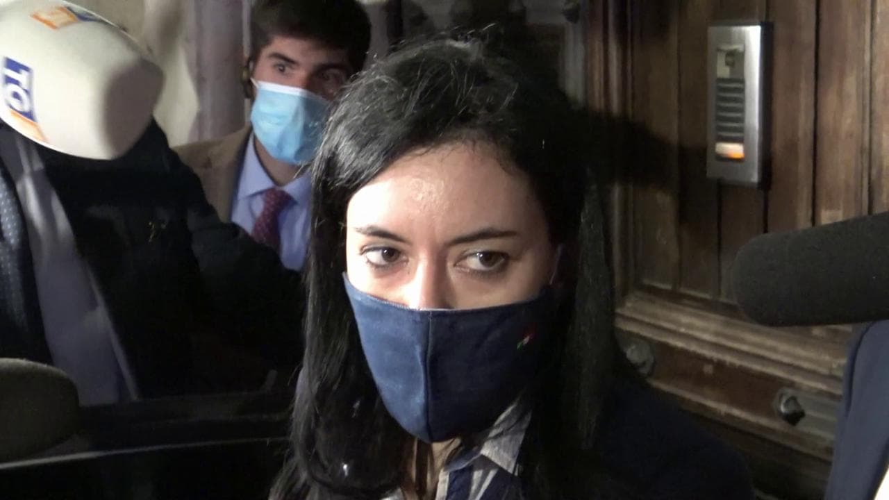 M5s, i pentastellati provano a ripartire: “Facciamo come la fenice. Scissione? Non si abbandona la barca in difficoltà”