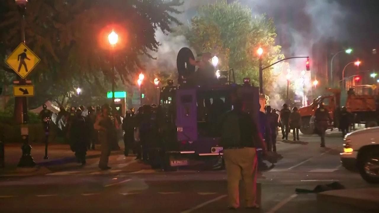 Usa, agente che uccise Breonna Taylor solo "negligente": scoppia la rivolta a Louisville