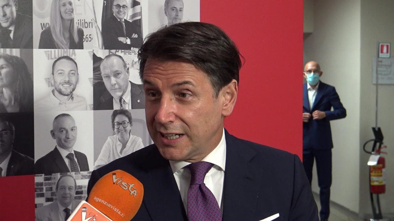 Governo, Conte: "Non mi sento in bilico ma se falliremo sul Recovery Plan andremo a casa"