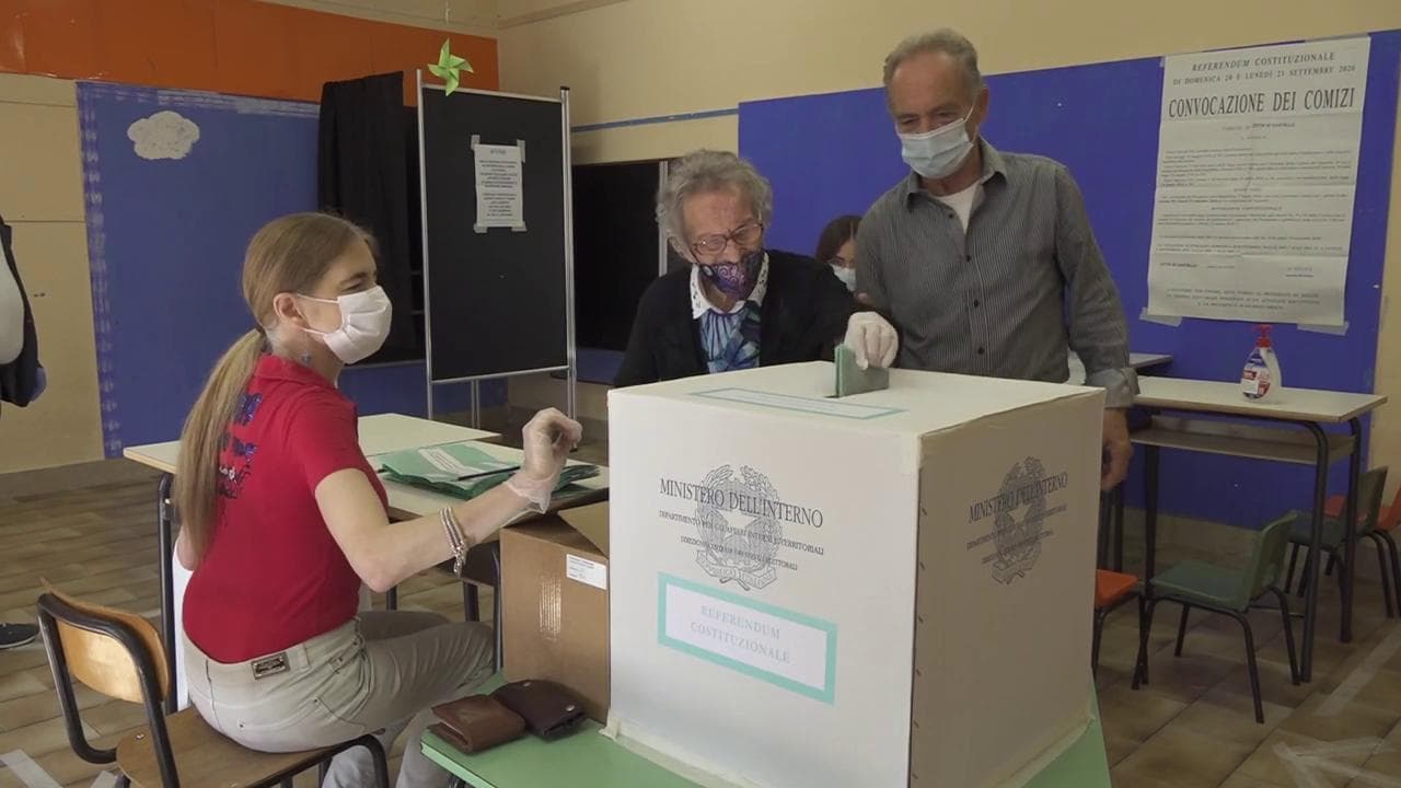 Referendum, nonna Luisa vota a 109 anni: "Diritto sacrosanto che va difeso ed esercitato sempre"