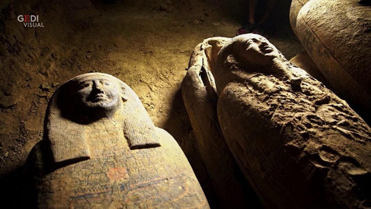 Egitto, a Saqqara scoperti 27 sarcofagi di più di 2.500 anni fa