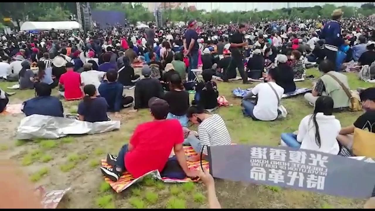 Thailandia, manifestanti in piazza per la democrazia: "Una giornata storica"