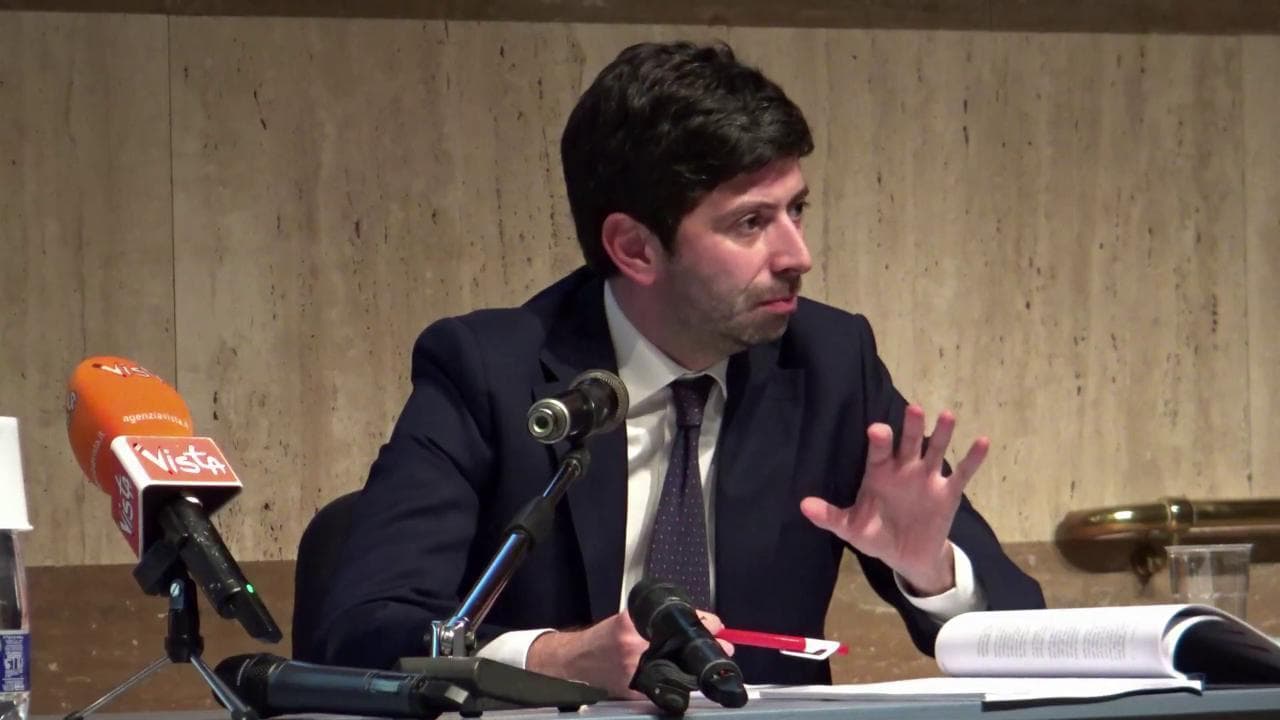 Scuola, Speranza: "La riapertura non è un problema di un solo ministro". Landini: "Serve una riforma"