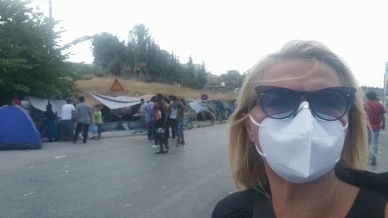 Lesbo, scontri e gas lacrimogeni dopo l'incendio nel campo profughi di Moria