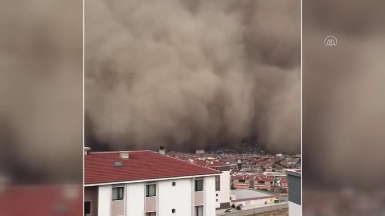 Turchia, tempesta di sabbia su Ankara: enorme nuvola di polvere inghiotte la città