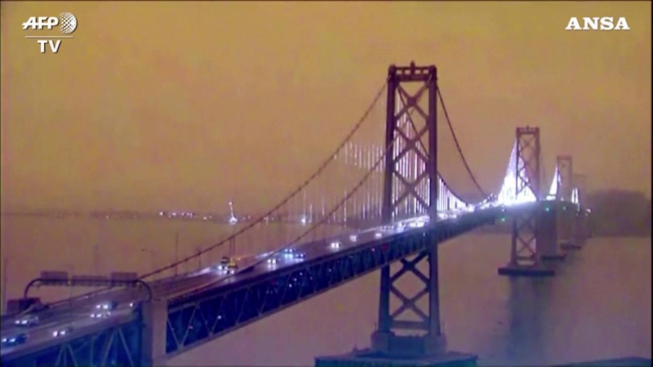 Usa, gli incendi anche in California: il fumo avvolge San Francisco e Los Angeles