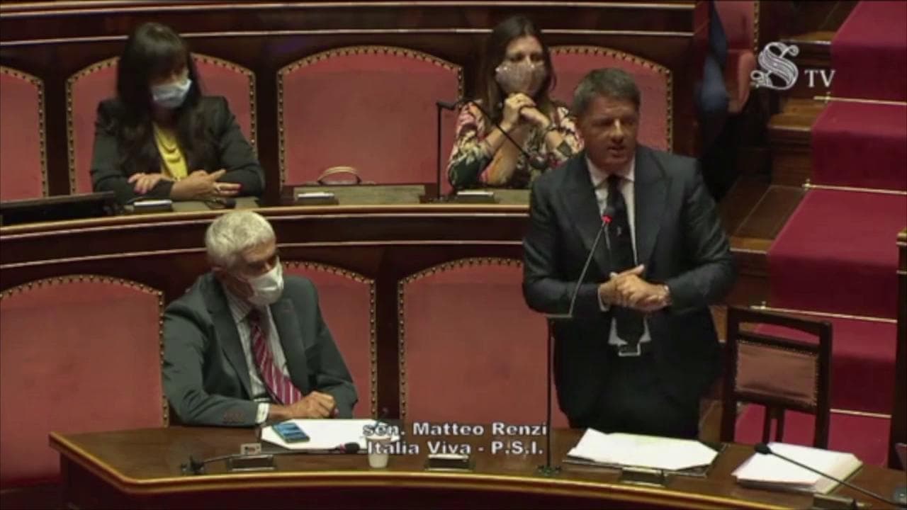 Berlusconi, Renzi in Senato: "Auguri di pronta guarigione, avversario politico ma uomo delle istituzioni"