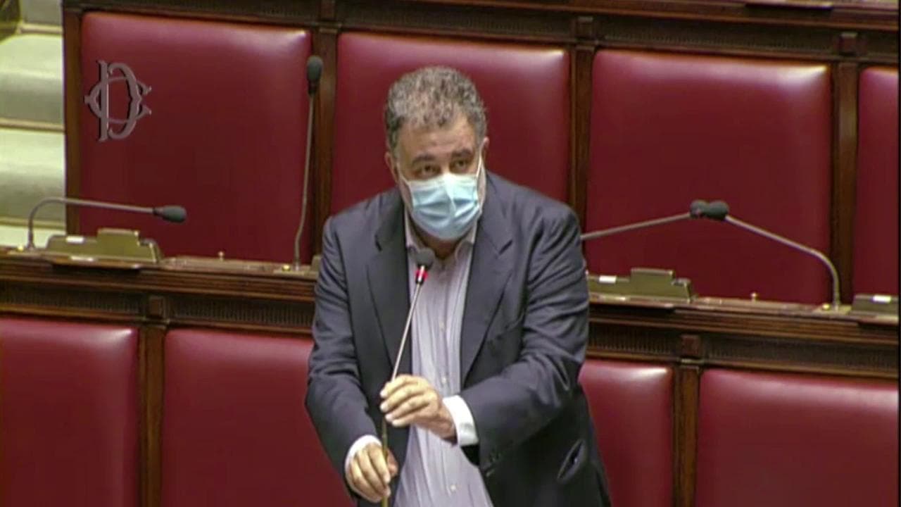 Berlusconi positivo al covid, Fornaro (Leu) augura una pronta guarigione: l'applauso della Camera