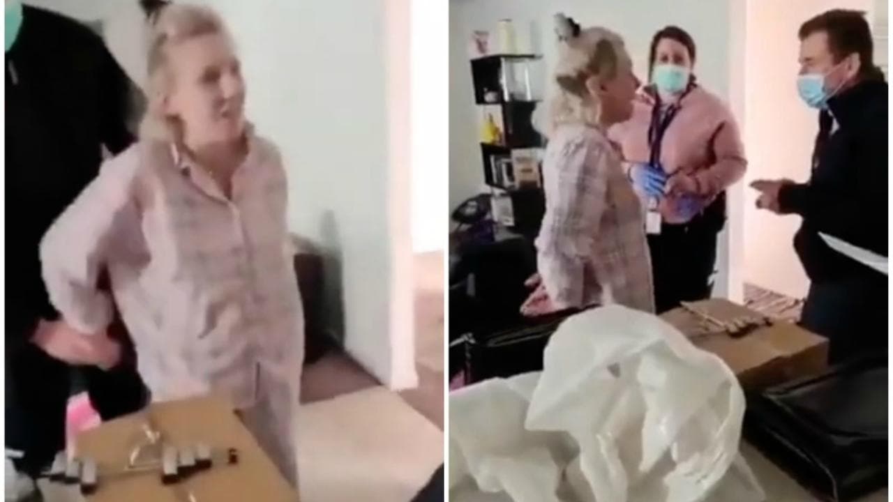 Australia, donna incinta organizza protesta su Facebook contro il lockdown: arrestata in casa davanti a marito e figli